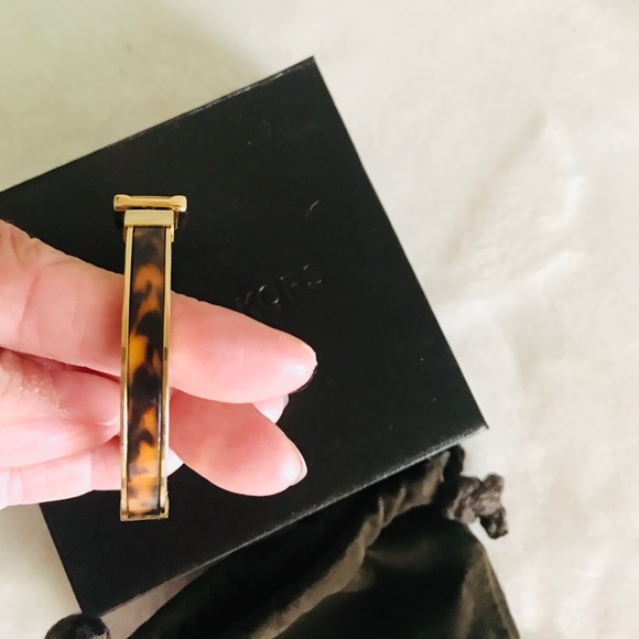 Michael Kors Buckle Bracelet - Picture 1 of 4